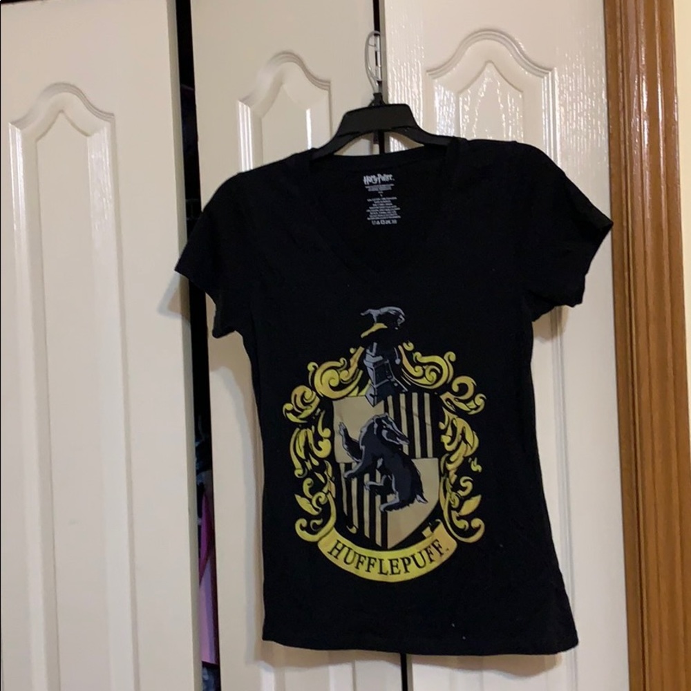 HOT TOPIC Harry Potter Hufflepuff Tee Shirt